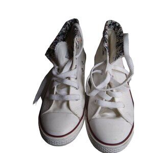Yuanbu women size 5.5 (36)  white floral lined high heel fashion sneaker